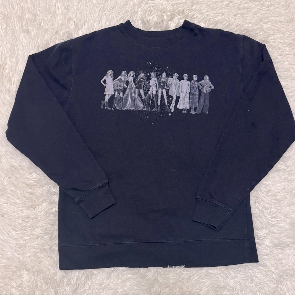 Taylor Swift Crewneck Taylor Swift Midnights Crewneck Navy Crewneck Taylor Swift Crewneck Taylor Swift Midnights Crewneck Navy Crewneck